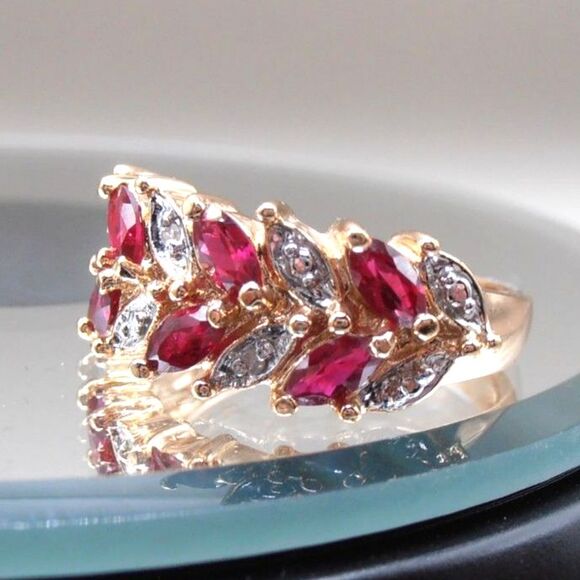 💖 Ross-Simons 925 Simulated Ruby & CZ Leaf Ring – Sz 7.5 – Elegant Sparkle - Picture 4 of 6